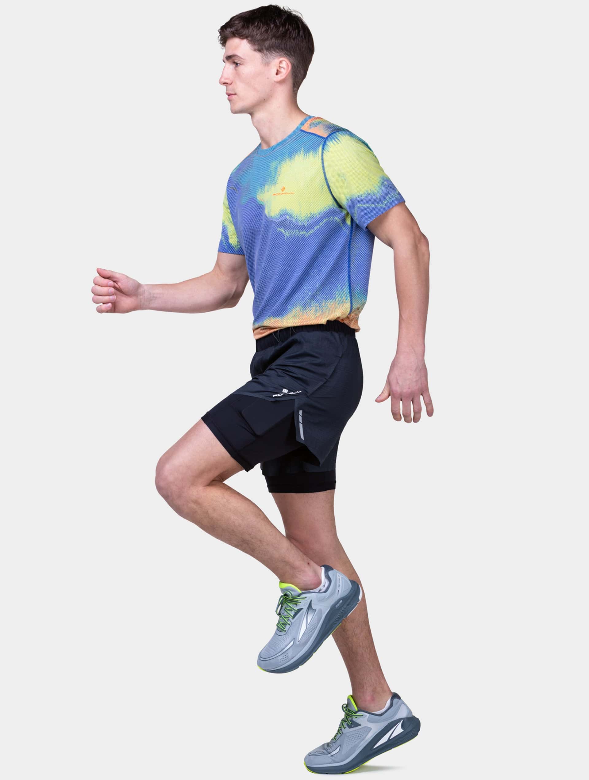 SHORT DE RUNNING HOMBRE - TECH RACE TWIN SHORT - RONHILL - Imagen 15